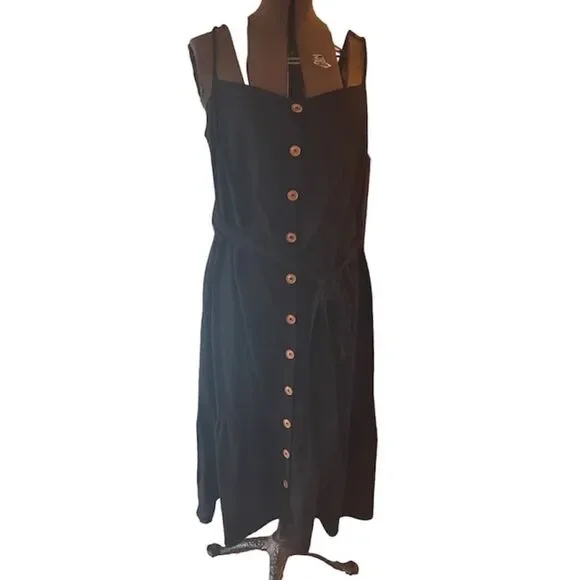 City Chic | Plus Wild Buttons Dress - Picture 3 of 10